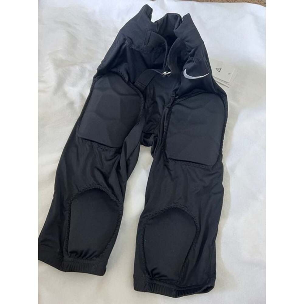 Nike dri fit football pants youth Small-NWT